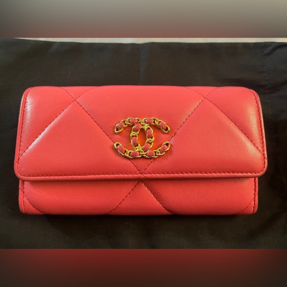 Chanel 19 Lambskin Quilted Flap Wallet Pink